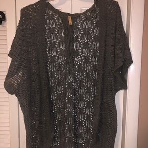 Grey crocheted sweater short sleeve